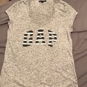 GAP T-shirt
